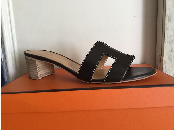 Hermès Pelle Moka Oasis Mule 38,5 Marrone scuro - vista 3