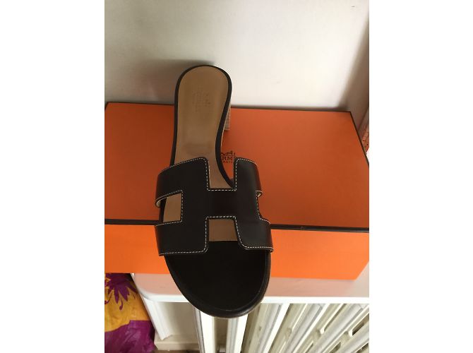 Hermès Pelle Moka Oasis Mule 38,5 Marrone scuro - vista 4