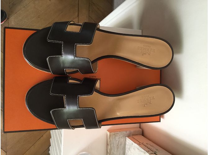 Hermès Pelle Moka Oasis Mule 38,5 Marrone scuro - vista 5