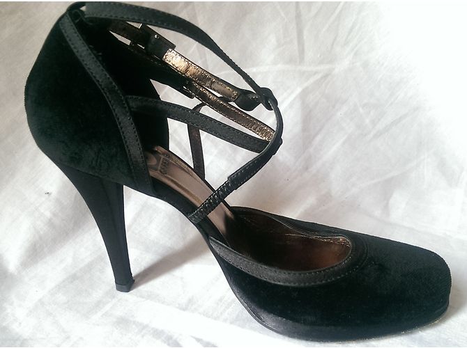 Décolleté Gianfranco Ferré in Velluto e Raso Nero 37IT - vista 3