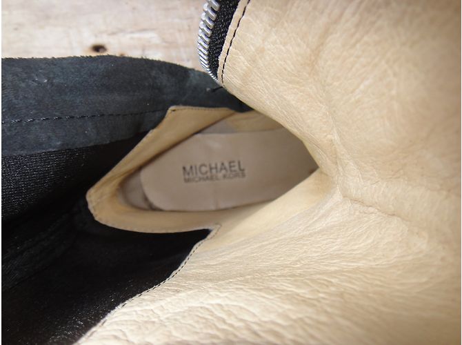 Botas Michael Kors Bromley Flat de cuero negro - vista 9