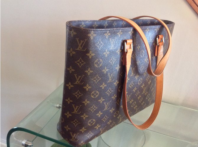 Louis Vuitton Luco Marrone scuro - vista 3