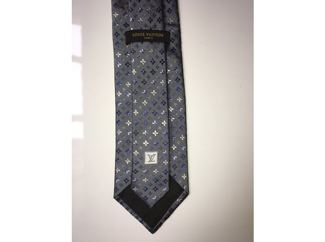 Louis Vuitton Cravate Bleu Gris - vue 4