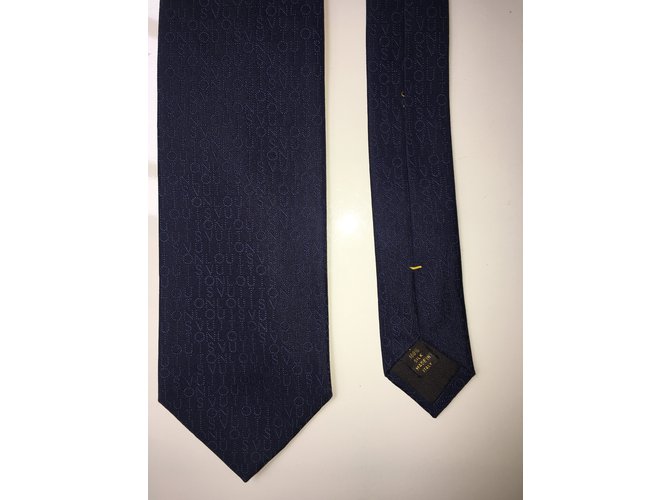 Louis Vuitton Tie Blue - view 3