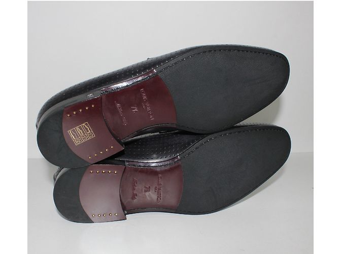 Mocassini Louis Vuitton in pelle nera con perforazione LV Nero - vista 6