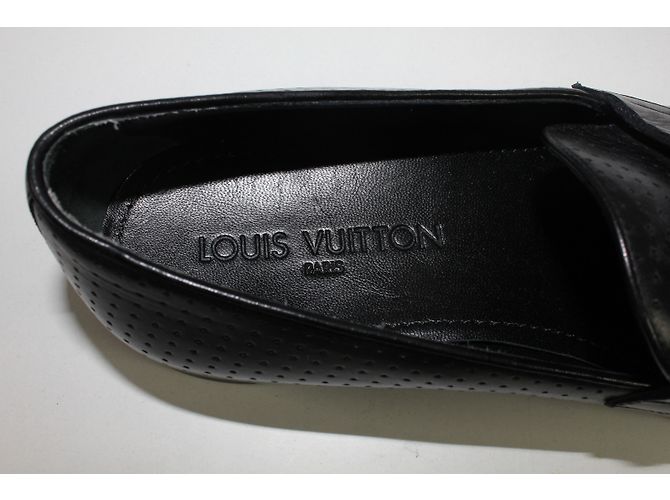 Mocassini Louis Vuitton in pelle nera con perforazione LV Nero - vista 5