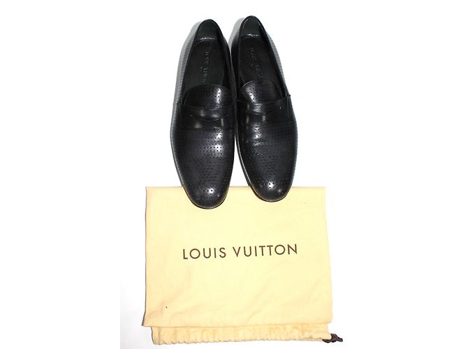 Mocassini Louis Vuitton in pelle nera con perforazione LV Nero - vista 2