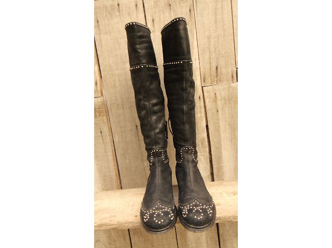 Stivali Miu Miu in pelle nera con borchie Nero - vista 6