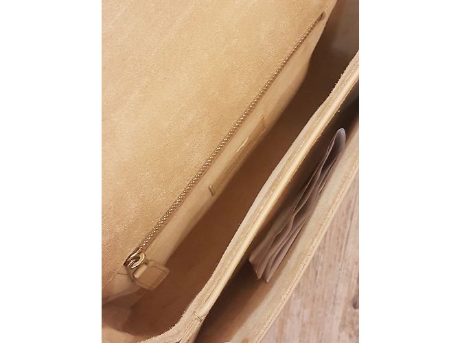 Yves Saint Laurent Chyc - vista 3
