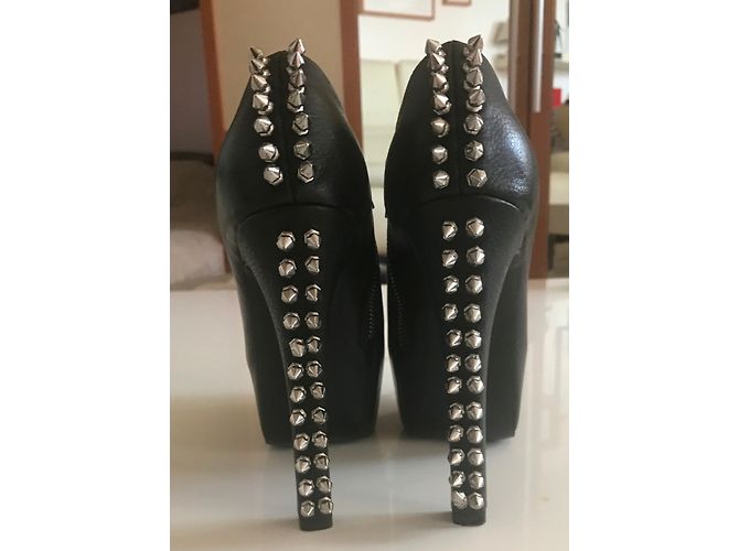 Stivaletti Steve Madden in pelle con borchie neri Nero - vista 3