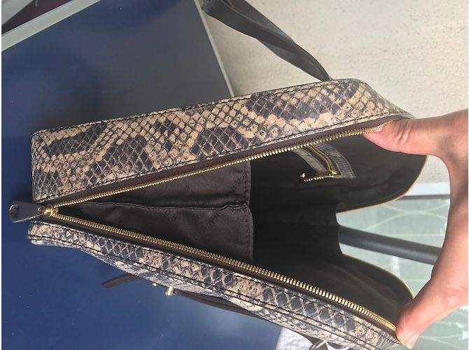 Borsa Hugo Boss in pelle beige effetto rettile - vista 9