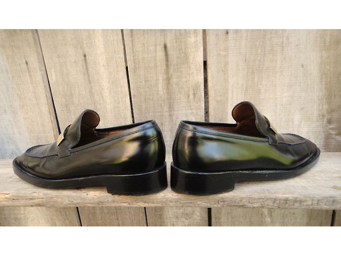 Mocassini Gucci in pelle nera con fibbia G Nero - vista 10