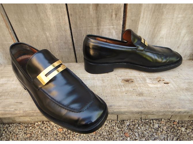 Mocassini Gucci in pelle nera con fibbia G Nero - vista 5
