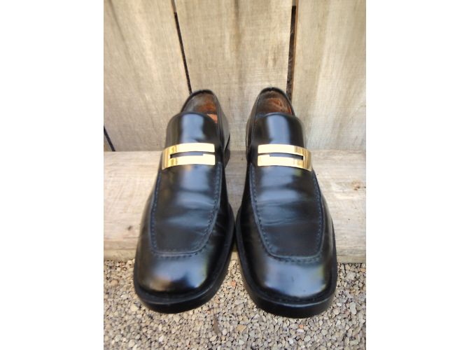 Mocassini Gucci in pelle nera con fibbia G Nero - vista 6