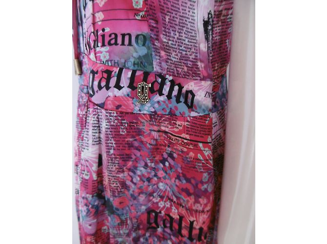 John Galliano - Seidenkleid mit Zeitungsdruck - Ansicht 9