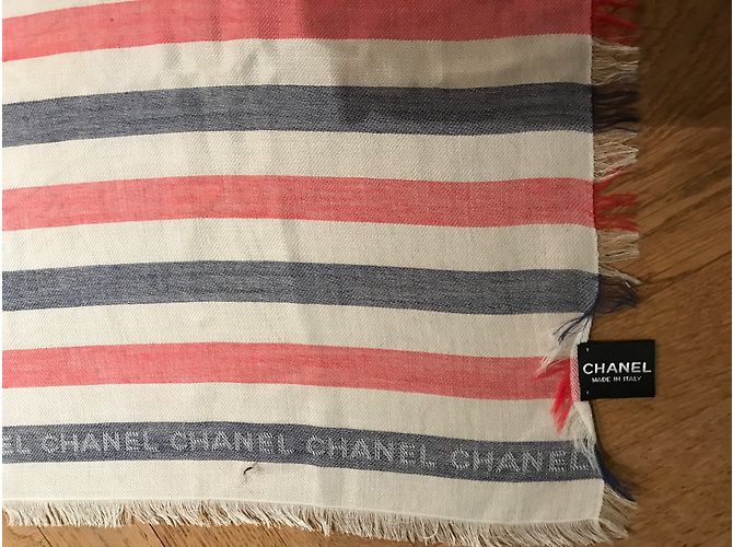 Chanel xaile Cru - vista 3