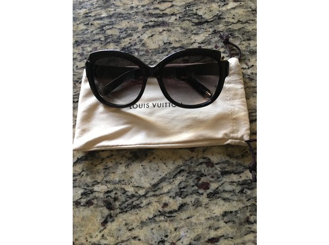 Louis Vuitton Sonnenbrille Schwarz - Ansicht 3