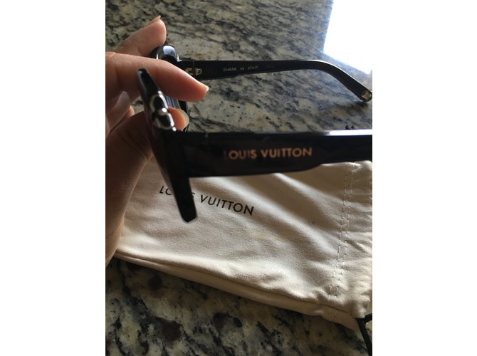 Louis Vuitton Sonnenbrille Schwarz - Ansicht 5
