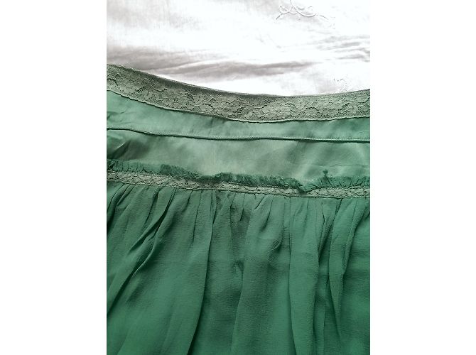 Falda corta Sandro Romance de seda verde y encaje - vista 4