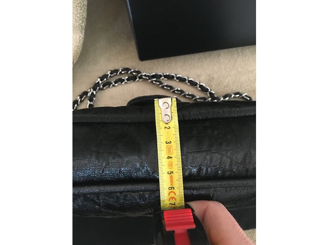 Bolsa de mão Chanel Timeless em couro preto - vista 10