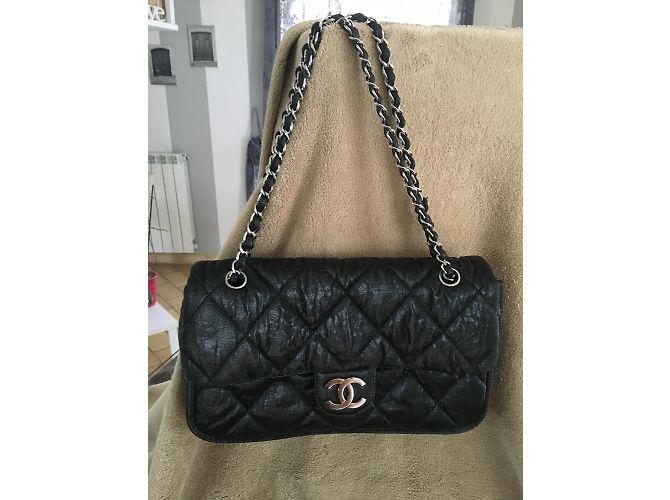 Bolsa de mão Chanel Timeless em couro preto - vista 11