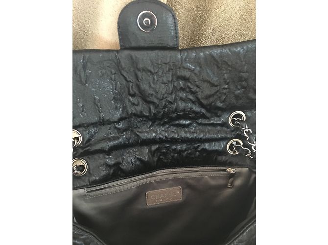 Bolsa de mão Chanel Timeless em couro preto - vista 5