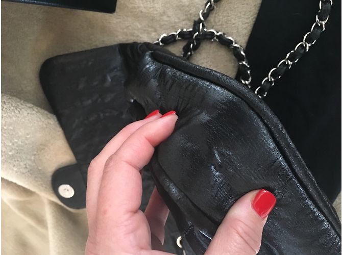 Bolsa de mão Chanel Timeless em couro preto - vista 6