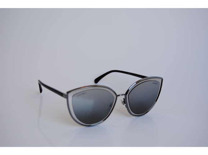 Chanel Sommerkatzenaugen-Sonnenbrille Silber - Ansicht 3