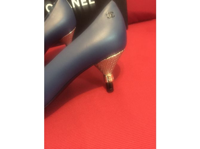 Scarpe basse Chanel in pelle blu taglia 37.5 - vista 4