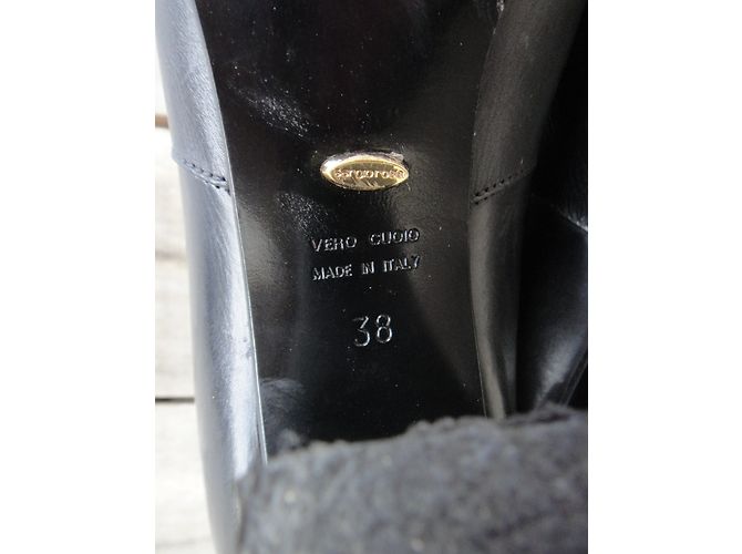 Botines Sergio Rossi de cuero negro con hebilla - vista 8