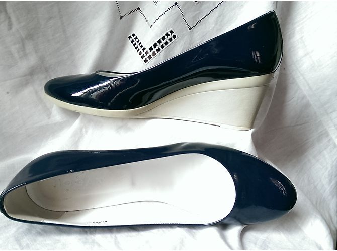 Hogan Keilabsatz Pumps aus blauem Lackleder Gr. 41 - Ansicht 3