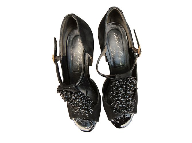 Décolleté Robert Clergerie in pelle di velluto nera con perle nere Nero - vista 2