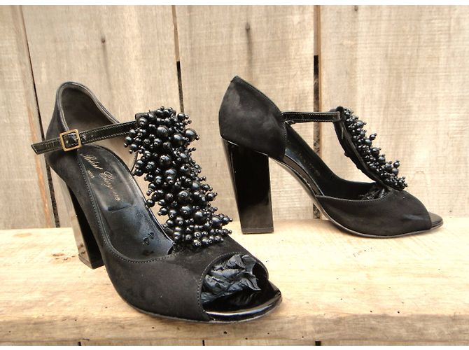 Décolleté Robert Clergerie in pelle di velluto nera con perle nere Nero - vista 4