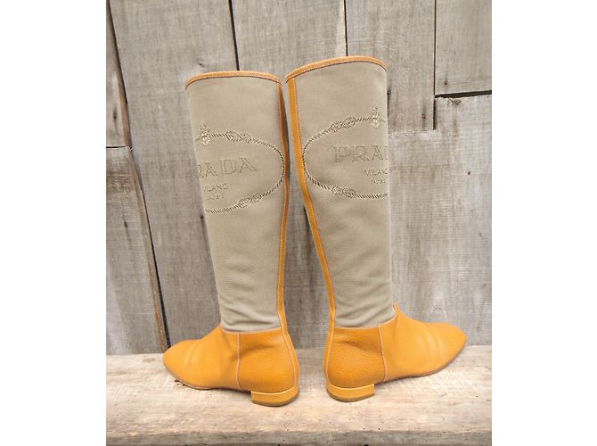 Botas Prada Amarelas de Couro e Lona Monogramada 36IT Amarelo - vista 5