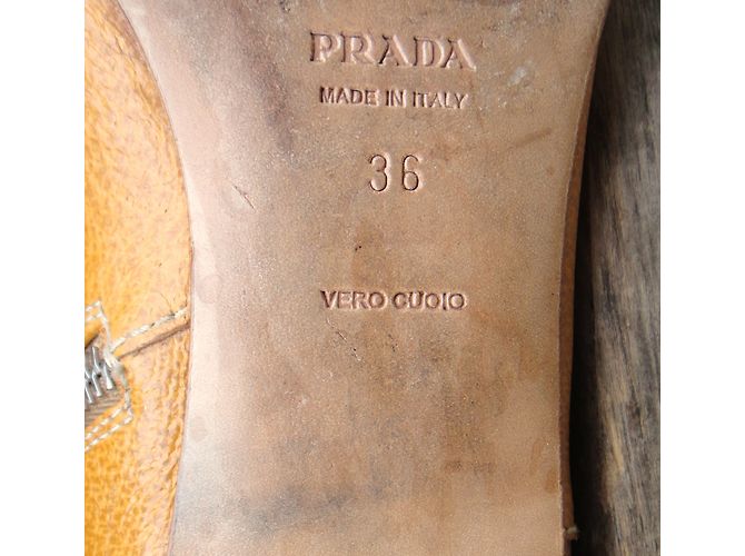Botas Prada Amarelas de Couro e Lona Monogramada 36IT Amarelo - vista 8