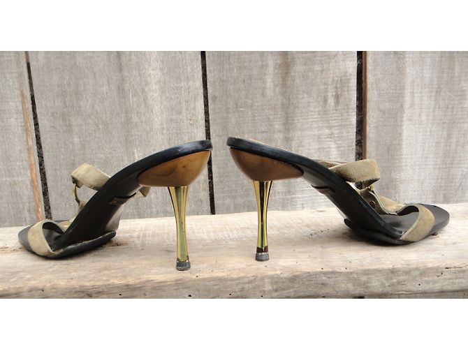 Sandali Gucci in nabuk e pelle nero beige 36IT - vista 7