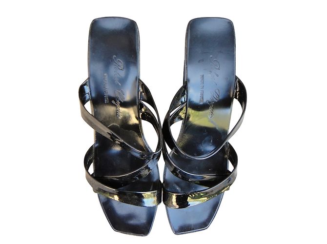 Sandalias Robert Clergerie Paoli de charol negro - vista 2