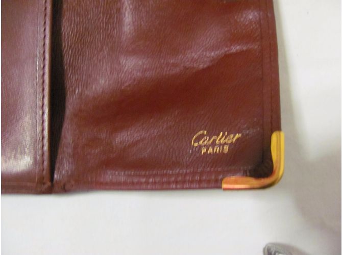Cartera Cartier Chequier de Cuero Rojo Oscuro Burdeos - vista 4