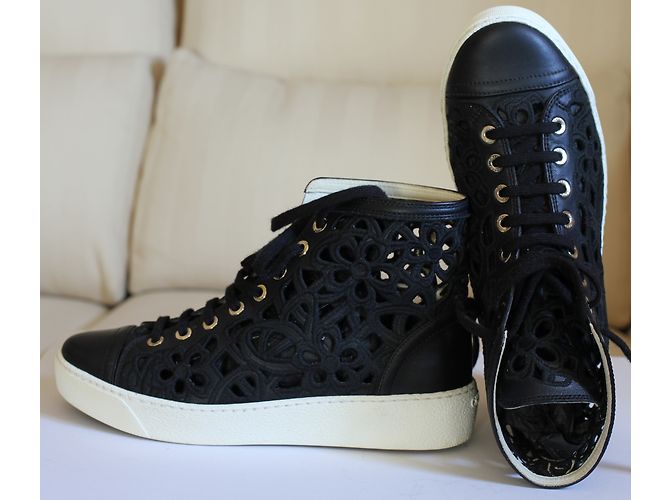 Sneakers Chanel in pelle nera con lacci Nero - vista 3