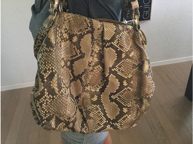 Bolsa Christian Louboutin em python - vista 6