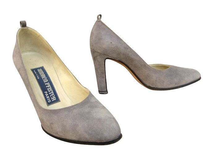 Autre Marque Andrea Pfister Pumps aus grauem Wildleder Größe 35 - Ansicht 2