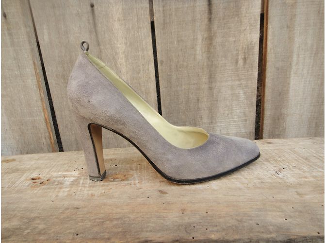 Autre Marque Andrea Pfister Pumps aus grauem Wildleder Größe 35 - Ansicht 4