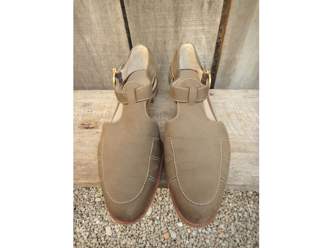 Sandali Salvatore Ferragamo in pelle di velluto kaki - vista 7
