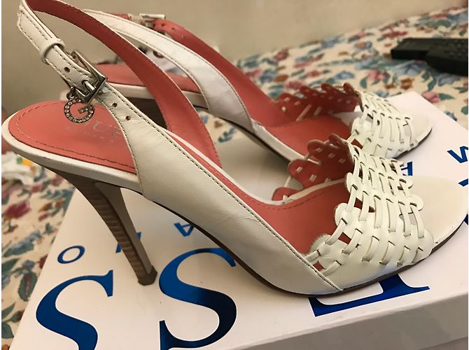 Sandali Guess Marciano in pelle bianca 36 Bianco - vista 3