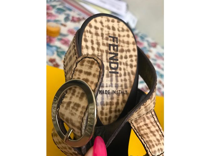Sandali Fendi in pelle marrone beige Taglia 35 - vista 8