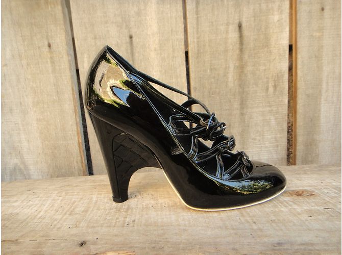 Décolleté Chanel Vogue in vernice nera 37FR Nero - vista 3