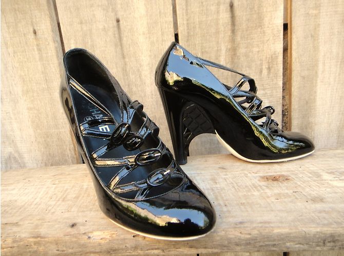 Décolleté Chanel Vogue in vernice nera 37FR Nero - vista 4