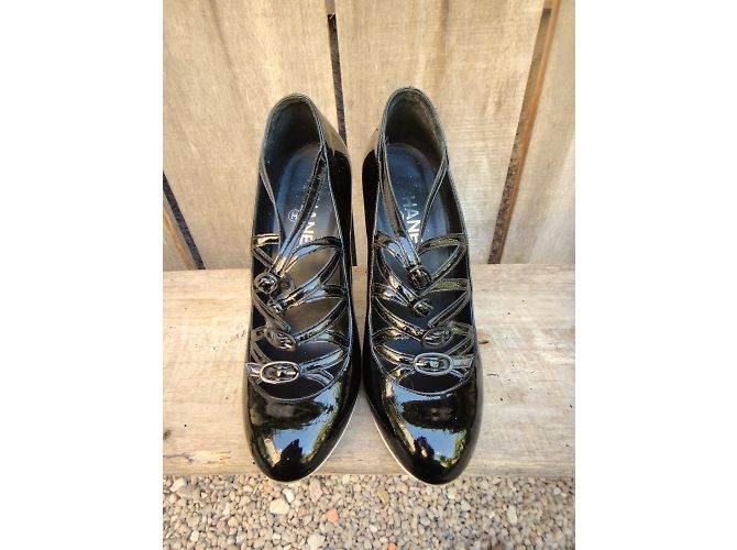 Décolleté Chanel Vogue in vernice nera 37FR Nero - vista 5