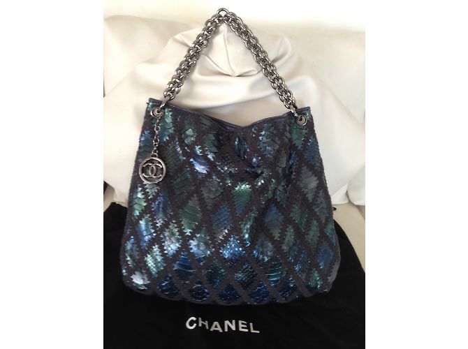 Sac Cabas Chanel en Python Bleu - vue 3