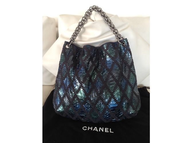 Sac Cabas Chanel en Python Bleu - vue 5